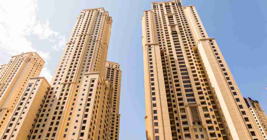 High-rise vs Low-rise Apartments: Pros & Cons 6 20